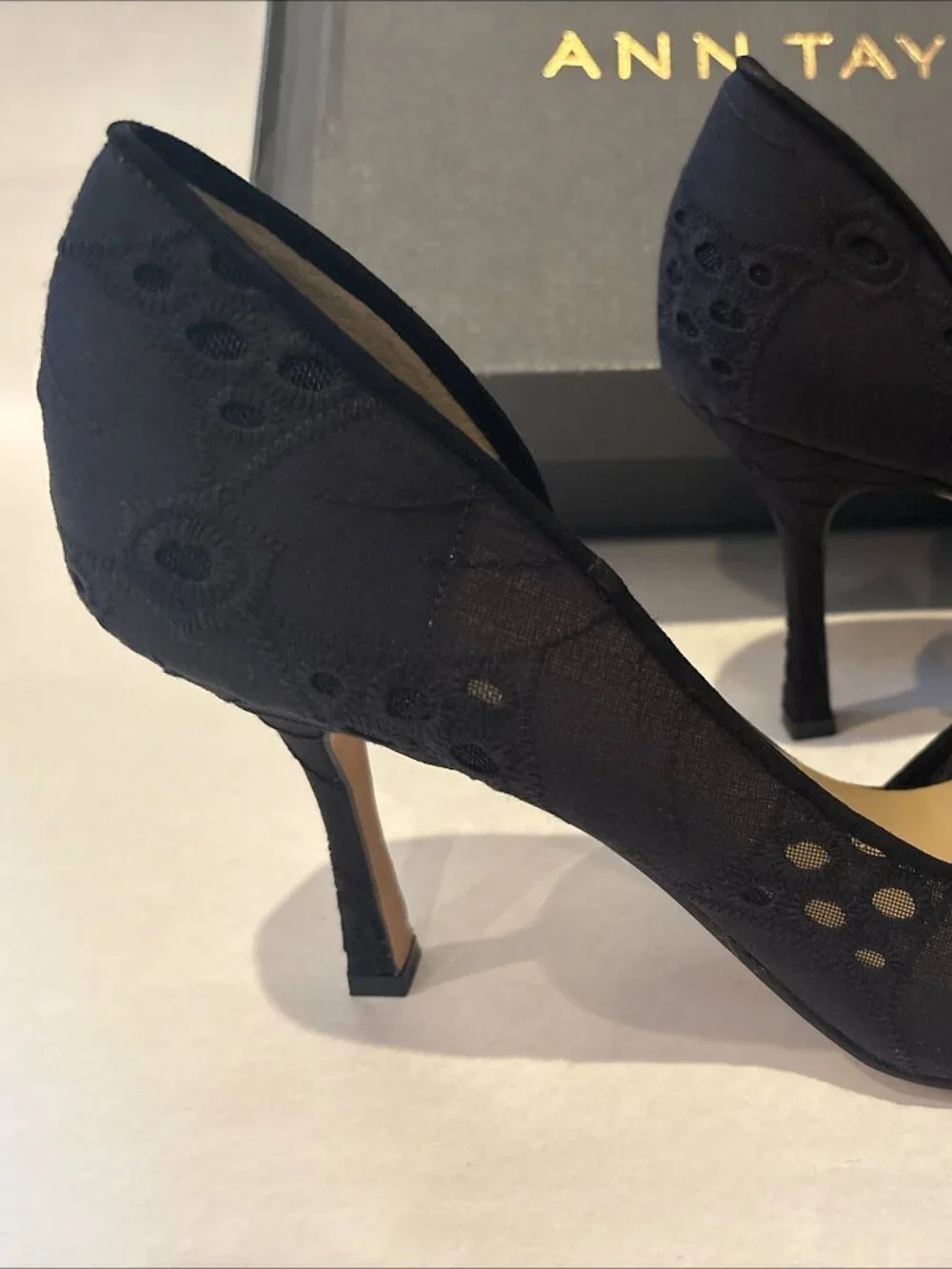 New in Box Ann Taylor Black D'Orsay Eyelet Pumps Heels Size 9